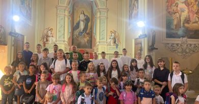 Zaziv Duha Svetoga i blagoslov djece za novu školsku i vjeronaučnu godinu  u Gromiljaku